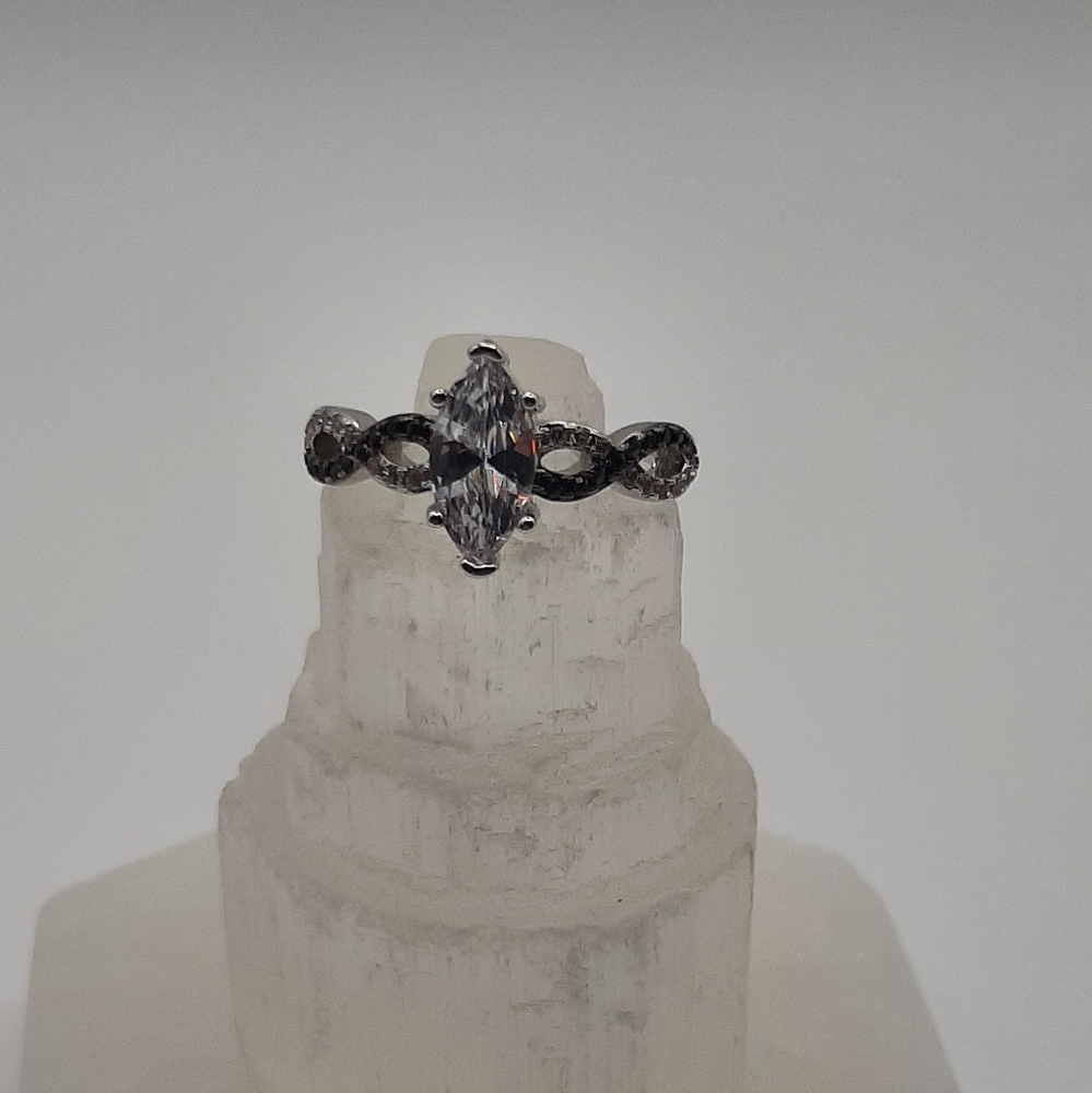 R1035 Marquise Ring Plated - Fragrant Jewels